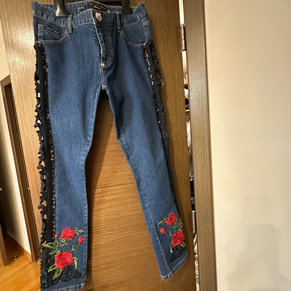Embroidered Blue Women's Jeans with Black Lace Side Trim - Brand Unspecified